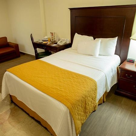 Hotel Plaza Calzada Monterrey Dış mekan fotoğraf