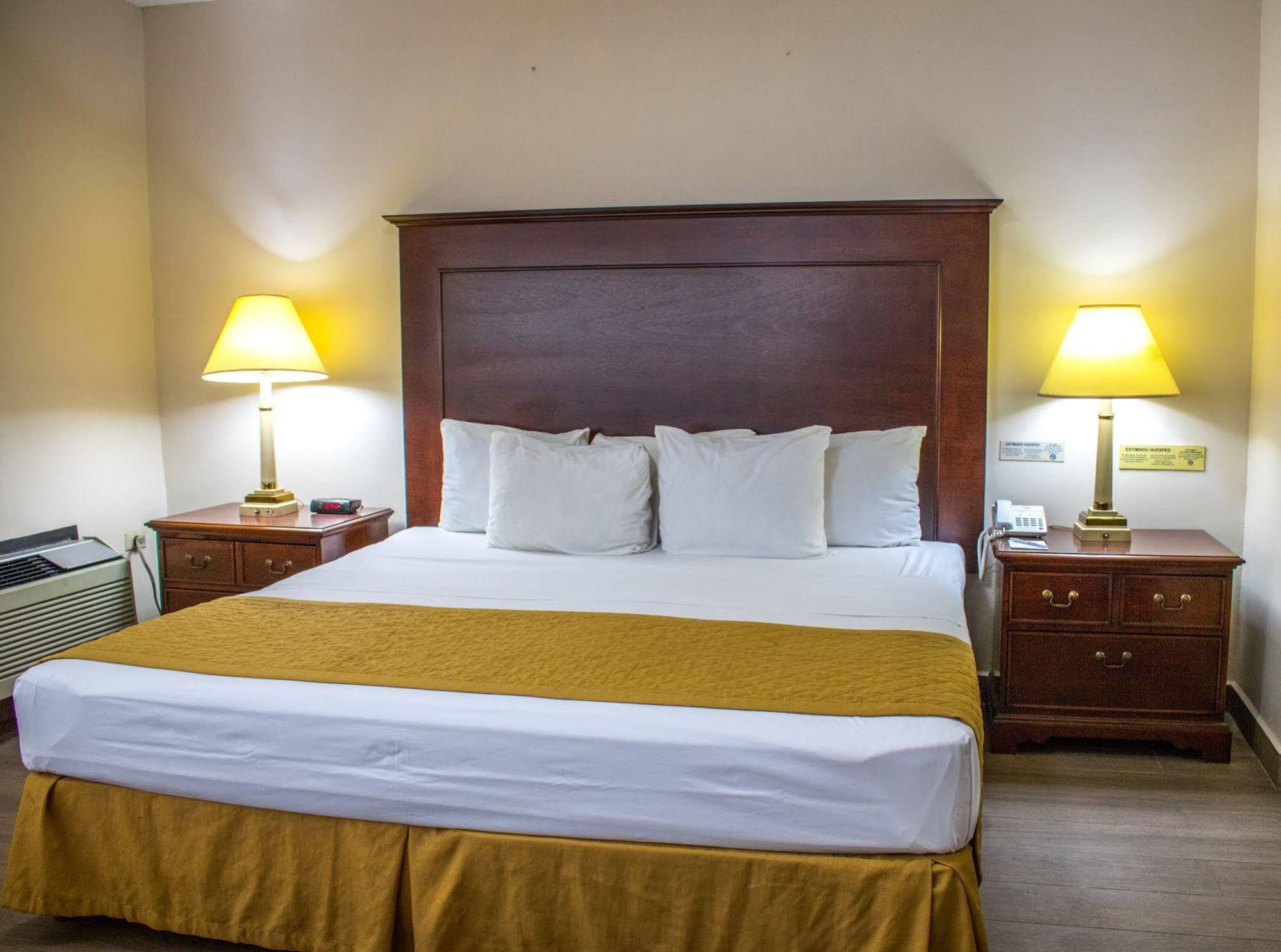 Hotel Plaza Calzada Monterrey Dış mekan fotoğraf
